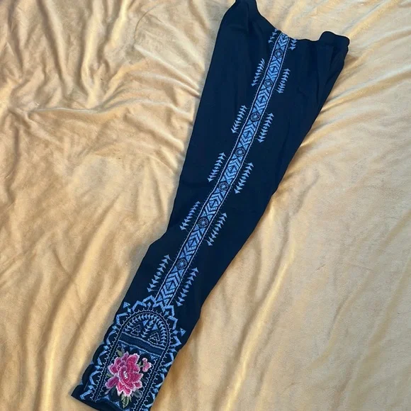 Black leggings Johnny Was embroidery - Picture 2 of 3